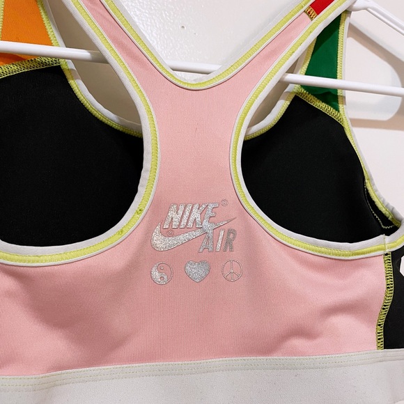 The CUTEST Nike Sports Bra - Picture 3 of 4